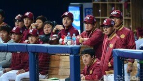 뒷심 부족에 실책까지…‘꼴찌 후보’ 넥센의 현주소