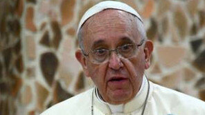 프란치스코 교황, “사랑으로 야만적 테러에 맞서자” 부활절 메시지