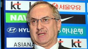 슈틸리케 감독 “해외파, 스스로 해답 찾길…”