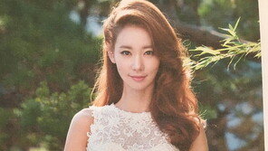 송민서, 과거 시스루 드레스 화보서  “일상이 님과 함께”