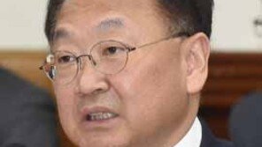 유일호 경제부총리 “한국 경제 가장 큰 위험요인 정치” 