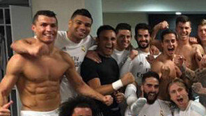 호날두 한방에… 주저앉은 메시