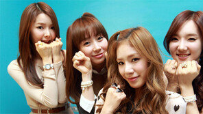 걸그룹 ‘스텔라’가 무궁화 묘목 나눠드려요