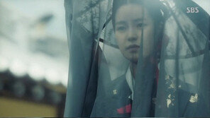 ‘대박’ 임지연 본격 등장…장근석-여진구와 삼각관계 강렬 예고