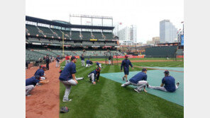 박병호 인터뷰 “첫 안타 공 잘 보관하겠다”