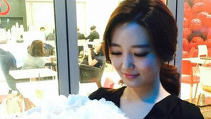 “결혼하고 싶다”는 오상진과 열애 김소영 ‘부케 사진’…이건 뭐지?