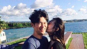 설리, 최자에 힘껏 볼 뽀뽀 “제주도 안녕!”