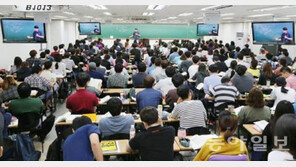 성적조작 공시생 자백, 교직원 사칭해 문제지·답안지 훔쳤다