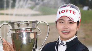 6년전 恨 푼… 18번홀 칩인 이글