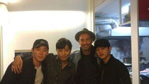 진구, ‘태양의 후예’ 아구스와 인증샷…굴욕 없이 ‘훈훈’