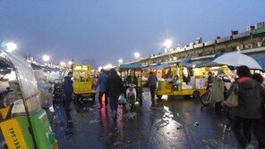 총선 당일 첫 차 타보니…“먹고살기 바빠, 선거는 딴나라 이야기”