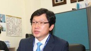 김경수 당선인, 봉하마을 노무현 전 대통령 묘역 참배