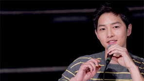 대한민국 휩쓴 ‘송중기앓이’… 임무 마친 ‘태양의 후예 유시진 대위’를 만나다