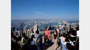 유니크한 운동화·리미티드 만년필…홍콩에서 ‘득템’하라