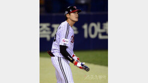 ‘타자 전향’ LG 이형종 4경기 5할타율 ‘흐뭇’