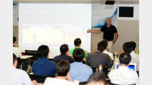 [최용석 기자의 팁인] 국제농구연맹 심판 캠프…‘판정 논란’ 줄이는 계기로