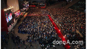 영화인들 불참 선언…파국 치닫는 BIFF