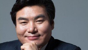 원유철 “빠른 시간 내에 차기 원내대표 선출해 비대위원장 이양”