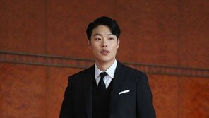 류준열 “응팔 인기에 기대지 않아”