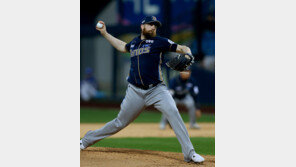 NC 해커 3연승 달리고…넥센 박동원 역전포 쾅