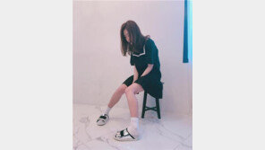 강예원 교복 패션으로 ‘동안 인증’…시선 사로잡는 청순미