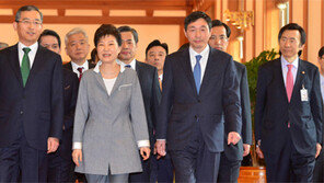 朴대통령 “새마을운동, 도전-혁신 중심돼야”