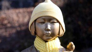 위안부 할머니들 日 지진에 성금? “대인의 풍모” vs “따뜻한 마음도 왜곡 할 것”