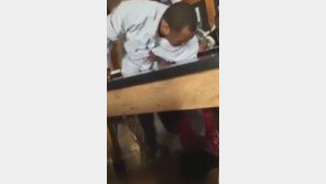 [영상] 美 보조교사, 교실서 학생 내동댕이치고 폭행, 왜? 