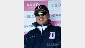 4할타자 빠져도 웃는 두산 김태형 감독