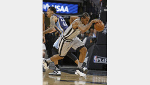 ‘수비 레전드’ 피펜 떠올리는 레너드