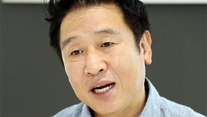 “액세서리-핸드백 돌풍, 화장품 시장서도 일으킬 것”