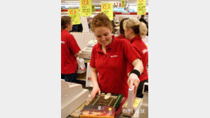 보편복지서 일하는 복지로… 국가빚 확 줄여 