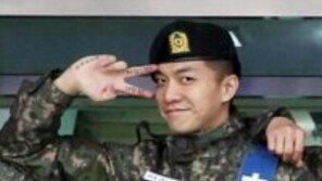 특전사 이승기, 730m 고공 낙하 훈련 성공…“누나들 걱정마요” 