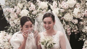 배우 김정은 결혼, 품절녀 합류… 수줍은 미소 짓고 있는 신부 모습 포착