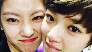 공승연, 친동생인 트와이스 정연과 함께 셀카 “그만 울어 바보얌”