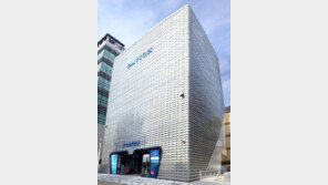 [기업&CEO]다비치안경체인, 눈 건강에 이어 귀건강까지 두배 감동…보청기 시장에 출사표를 던지다 