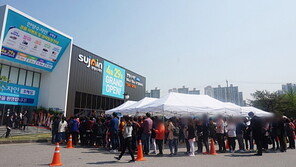 수원~광명 고속도로 수혜단지 ‘한양수자인 호매실’ 견본주택 구름인파