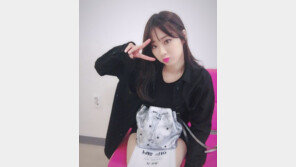 경리, ‘아는 형님’ 대본 인증샷 공개하며 “교복 사진 못 찍어서 아쉬워” 