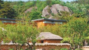 노무현 전 대통령 사저 공개…8년 만에 일반에 첫 공개