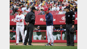 ‘이기고 싶은’ 김기태 감독의 시위