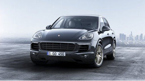 포르쉐, 카이엔 플래티넘 에디션 출시 ‘3가지 엔진의 맛’