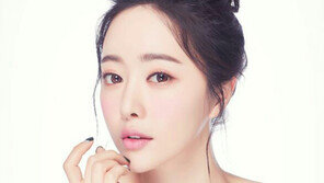 ‘대륙여신’ 홍수아, 中 렌즈 모델 발탁 …‘수아 컬러 렌즈’ 출시