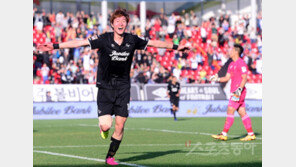 김학범 감독 믿음 2탄 “황의조, 정조국·이동국을 배워라”