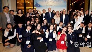 “안녕” “봉주르”… 한국어-프랑스어로 수다