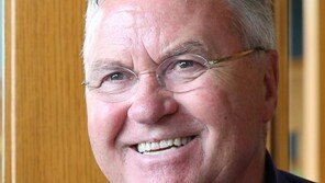 히딩크 첼시 감독 “라니에리 레스터시티 감독, 경기 후 전화해 고맙다고…”