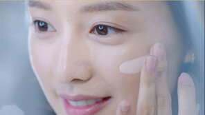 김지원 전속모델  ‘닥터지’  CF 영상 공개…“강렬한 태양속 빛나는 외모”   