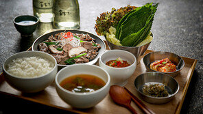 [SM 對 YG 외식대첩①] SM과 YG의 맛 대결, 별점은?