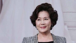 [연예 뉴스 스테이션] 박정수, 무대서 떨어져 이마 다섯 바늘이나 꿰매