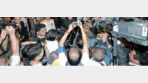 북한 노동당 대회, 100개 외신 불러놓고 취재 엄격 통제…경호원들 에워싸고 경계중