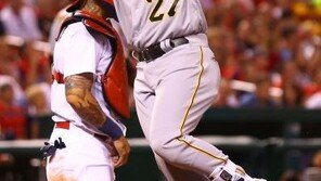 [종합]강정호, 연타석 홈런으로 복귀전 ‘자축’…박병호, 첫 도루·멀티히트